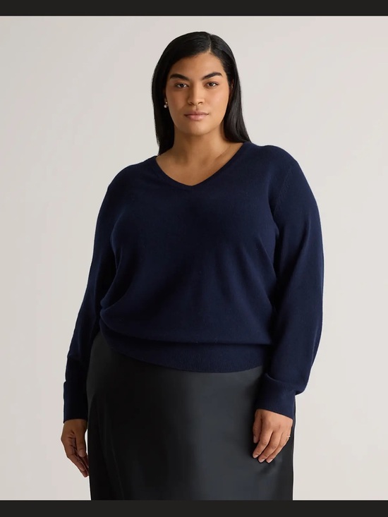 Quince Sweaters - Quince Mongolian cashmere V-Neck Women’s Sweater in Navy